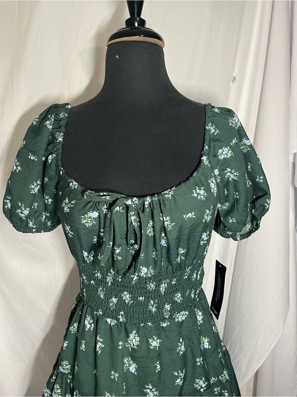 Blush Dark Green Floral Puff-Sleeve Midi Dress
